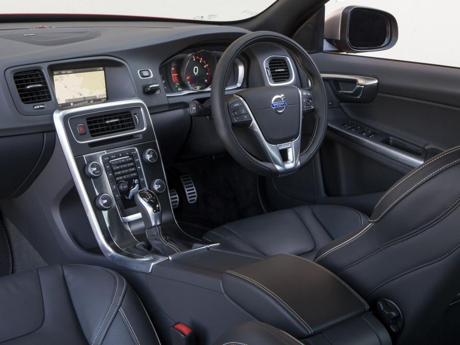  Volvo S60 T6 R-Design 2013 года  (AU) (фото 2 из 5)